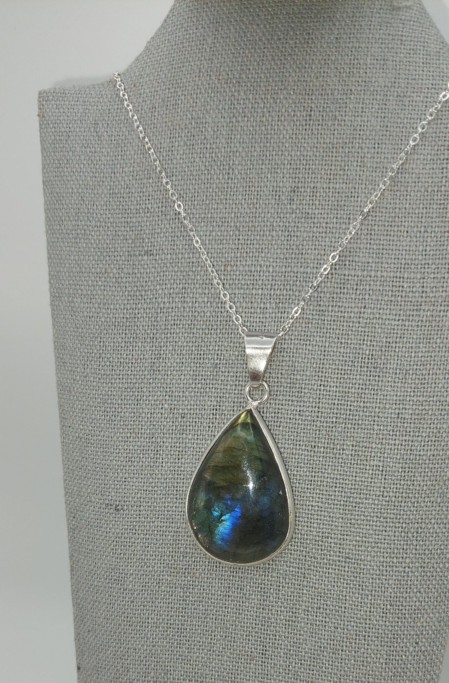 Labradorite Silver Flashy Iridescent Natural Stone Pendant Necklace
